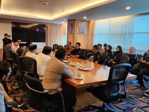 Audiensi Bersama, Trans7 Akui Lalai dan Minta Maaf ke Alumni Ponpes Lirboyo Audiensi Bersama, Trans7 Akui Lalai dan Minta Maaf ke Alumni Ponpes Lirboyo