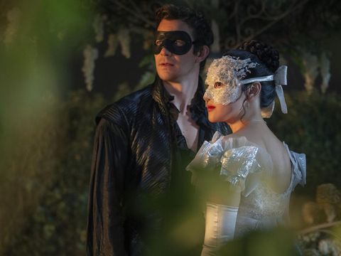 Bridgerton. (L to R) Yerin Ha as Sophie Baek, Luke Thompson as Benedict Bridgerton in episode 401 of Bridgerton. Cr. Liam Daniel/Netflix © 2025