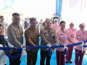 Diresmikan Kapolda, SPPG Polres Kampar Distribusikan MBG ke 2.105 Siswa Diresmikan Kapolda, SPPG Polres Kampar Distribusikan MBG ke 2.105 Siswa