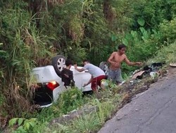 Gubrak! Brio Disopiri Wanita Terbalik di Parit Plawikan Klaten