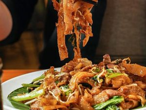 Gurih Smoky! 5 Tempat Makan Kwetiau Sapi Enak yang Layak Dicoba Gurih Smoky! 5 Tempat Makan Kwetiau Sapi Enak yang Layak Dicoba