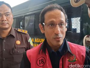Nadiem Kembali Diperiksa Kejagung Usai Praperadilannya Ditolak Nadiem Kembali Diperiksa Kejagung Usai Praperadilannya Ditolak