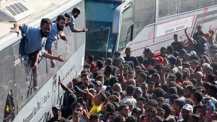 Haru Biru Pembebasan, Kisah di Balik Sorak Sorai Warga Palestina