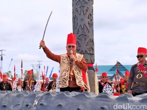 Bupati Malinau Dinobatkan Jadi Radcha Bawang, Pemimpin Adat Dayak Lundayeh Bupati Malinau Dinobatkan Jadi Radcha Bawang, Pemimpin Adat Dayak Lundayeh