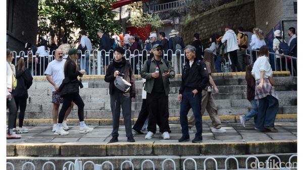 Mencoba 5 Efek Ricoh Realme GT 8 Pro di Tembok Besar China