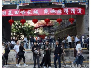 Mencoba 5 Efek Ricoh Realme GT 8 Pro di Tembok Besar China Mencoba 5 Efek Ricoh Realme GT 8 Pro di Tembok Besar China
