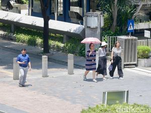 Cuaca Panas Bak Disembur Naga Terjadi di RI, Dokter Wanti-wanti Efeknya ke Jantung Cuaca Panas Bak Disembur Naga Terjadi di RI, Dokter Wanti-wanti Efeknya ke Jantung