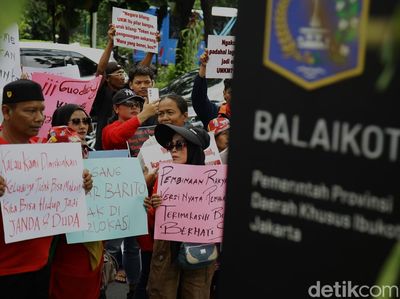 Tolak Penggusuran, Pedagang Pasar Barito Demo di Balai Kota Jakarta