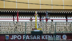 Wajah Baru JPO Kenari dengan Ornamen Monas dan Ondel-ondel