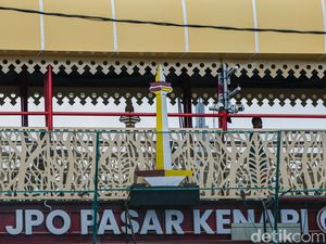 Wajah Baru JPO Kenari dengan Ornamen Monas dan Ondel-ondel Wajah Baru JPO Kenari dengan Ornamen Monas dan Ondel-ondel