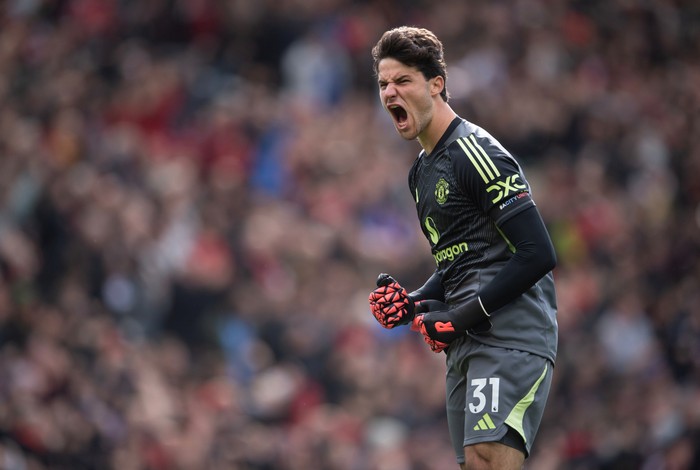 MANCHESTER, ENGLAND - OCTOBER 4: Manchester United goalkeeper Senne Lammens celebrates a goal during the Premier League match between Manchester United and Sunderland at Old Trafford on October 4, 2025 in Manchester, England. (Photo by Visionhaus/Getty Images) ***Local Caption*** Senne Lammens