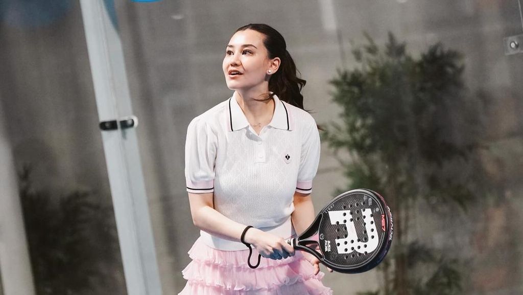 7 Gaya Sporty-Girlie Aaliyah Massaid, Bisa Jadi Inspirasi Outfit Padel 7 Gaya Sporty-Girlie Aaliyah Massaid, Bisa Jadi Inspirasi Outfit Padel