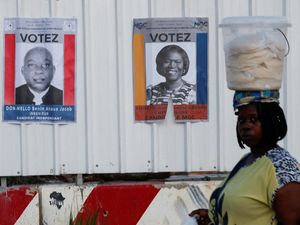 Abidjan Semarak, Poster Kampanye Warnai Kota Jelang Pilpres Pantai Gading 2025