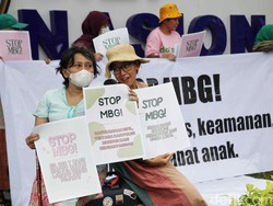 Video Suara Ibu Indonesia di Kantor BGN: Setop Makanan Beracun untuk Rakyat!