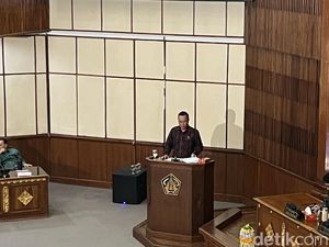Atasi Kemacetan-Lindungi Sopir Lokal, DPRD Bali Dorong Koster Bentuk Perusda ASK Atasi Kemacetan-Lindungi Sopir Lokal, DPRD Bali Dorong Koster Bentuk Perusda ASK