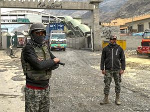 Pakistan-Taliban Bentrok Bersenjata, Ancaman Konflik Besar Mengintai