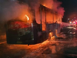Bus Terbakar di Jakut Dipicu Api Muncul di Mesin, Kerugian Capai Rp 2 M Bus Terbakar di Jakut Dipicu Api Muncul di Mesin, Kerugian Capai Rp 2 M