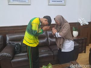 Video: Kepsek dan Murid Ketahuan Merokok di Banten Akhirnya Saling Memaafkan Video: Kepsek dan Murid Ketahuan Merokok di Banten Akhirnya Saling Memaafkan