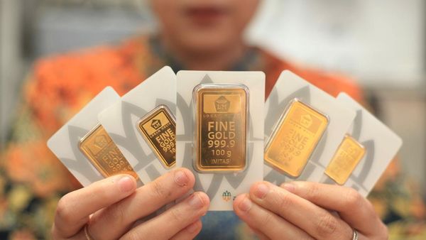 Harga Emas Antam Tembus Rekor Tertinggi, Sentuh Rp2,38 Juta per Gram