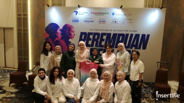 Jumpa Pers Perempuan Berlari