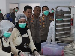 Pastikan Layanan Gizi Siap, Kapolda Jateng Tinjau SPPG Polrestabes Semarang