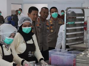 Pastikan Layanan Gizi Siap, Kapolda Jateng Tinjau SPPG Polrestabes Semarang Pastikan Layanan Gizi Siap, Kapolda Jateng Tinjau SPPG Polrestabes Semarang