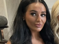 Glow Up Usai Tinggalkan Makeup Tebal, Wanita Ini Banjir Pujian di Media Sosial