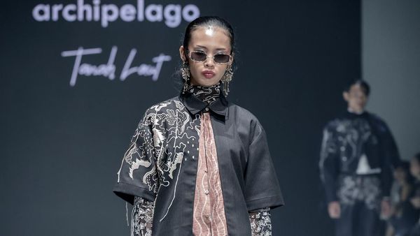 Foto: Koleksi Baju Mel Ahyar Archipelago Tanah Laut, Angkat Wastra Kalsel