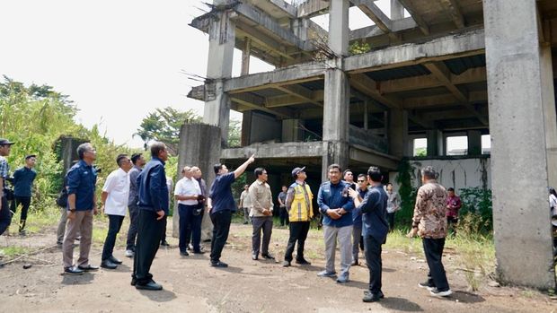 Menpora Erick Thohir melakukan evaluasi aset-aset yang dimiliki Kemenpora di P3SON (Pusat Pendidikan, Pelatihan dan Sekolah Olahraga Nasional), yang berada di Hambalang, Kabupaten Bogor, Jawa Barat.