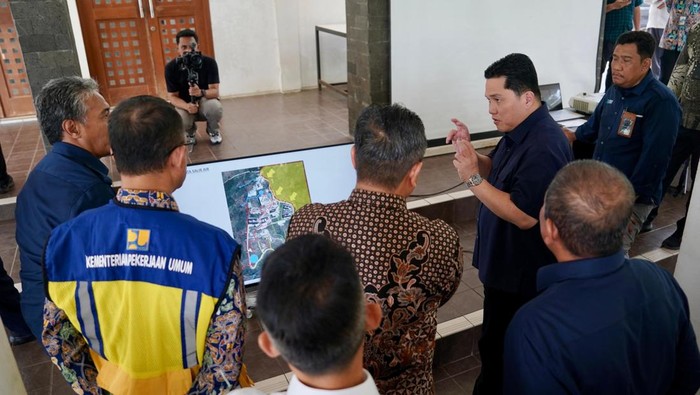Menpora Erick Thohir melakukan evaluasi aset-aset yang dimiliki Kemenpora di P3SON (Pusat Pendidikan, Pelatihan dan Sekolah Olahraga Nasional), yang berada di Hambalang, Kabupaten Bogor, Jawa Barat.