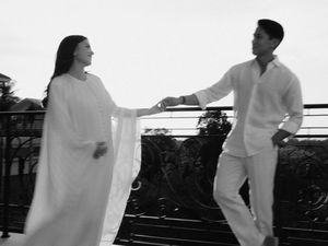 Video: Potret Pangeran Mateen Umumkan Kehamilan Istri Video: Potret Pangeran Mateen Umumkan Kehamilan Istri