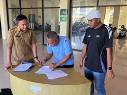 Persela Tuntaskan Ganti Rugi Kerusakan Stadion Tuban Sport Center Persela Tuntaskan Ganti Rugi Kerusakan Stadion Tuban Sport Center