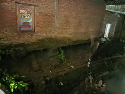 Warga Jebres Solo Diungsikan gegara Fondasi Rumahnya Ambles