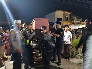 Jenazah Muhfi Alfian Santri Ponpes Al Khoziny Diserahkan Keluarga Jenazah Muhfi Alfian Santri Ponpes Al Khoziny Diserahkan Keluarga