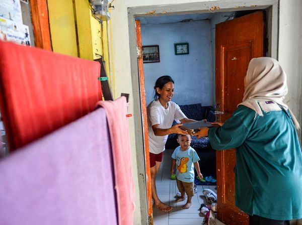 Ratusan Ibu dan Balita di Bandung Terima Makanan Bergizi Gratis