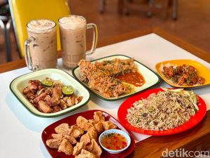 RM Sinar Gakong: Cicip Fuyunghai Dua Saus hingga Bakso Goreng Hits dari Bandung