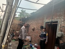 Puting Beliung Sapu 31 Rumah di Tambahagung Pati