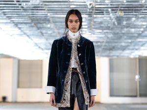 Foto: Sapto Djojokartiko Spring/Summer 2026, Eskapisme dalam Keindahan