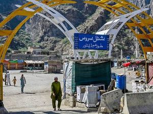 Bentrokan di Perbatasan Afghanistan-Pakistan, 15 Warga Sipil Tewas Bentrokan di Perbatasan Afghanistan-Pakistan, 15 Warga Sipil Tewas