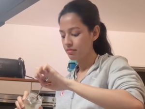 Susan Sameh Lagi Hamil, Ngidam Makan Mie Yamin di Jerman! Susan Sameh Lagi Hamil, Ngidam Makan Mie Yamin di Jerman!