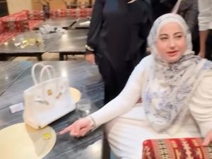 Tas Hermes Ratusan Juta Terbakar, Reaksi Tasyi Athasyia Jadi Sorotan Tas Hermes Ratusan Juta Terbakar, Reaksi Tasyi Athasyia Jadi Sorotan