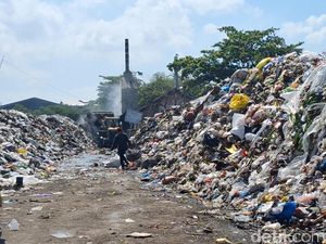 Krisis Sampah di Mataram: TPA Kebon Kongok Tutup, Sampah Makin Menggunung Krisis Sampah di Mataram: TPA Kebon Kongok Tutup, Sampah Makin Menggunung