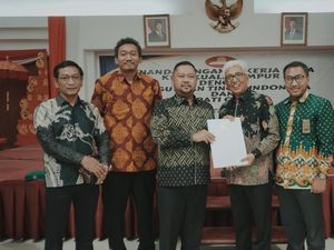 Upaya Bupati Gresik Selamatkan Anak PMI dari Generasi Tanpa Identitas