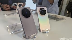 Menggenggam Vivo X300 yang Mungil Tapi Makin Bertenaga