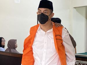 AKP Hariyadi Terbukti Aniaya Warga Mijen hingga Tewas Divonis 2,5 Tahun Bui AKP Hariyadi Terbukti Aniaya Warga Mijen hingga Tewas Divonis 2,5 Tahun Bui