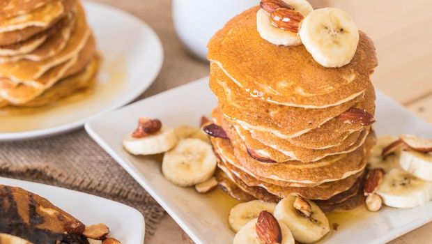 Salah satu rekomendasi menu sarapan tinggi protein adalah pancake buatan sendiri.