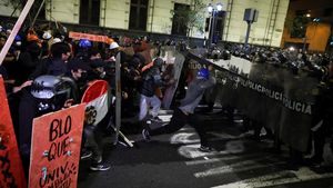Demonstrasi Antikorupsi di Peru Memanas, Massa Bentrok dengan Polisi