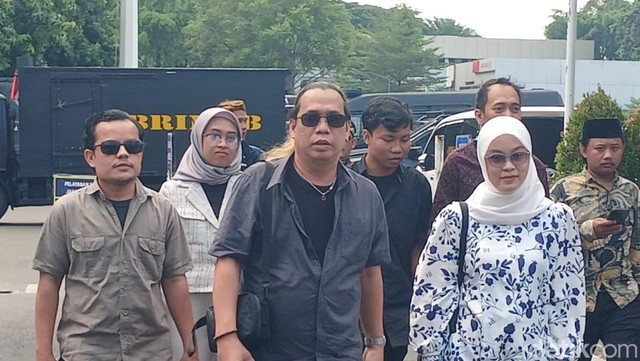 Berita Viral Selebriti dari InsertLive : Eks Karyawan Gagal Laporkan Ashanty soal Dugaan TPPU