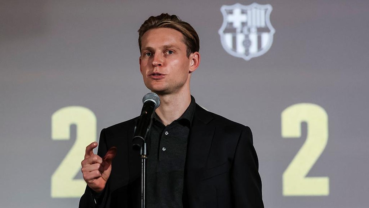 Frenkie de Jong bantah jadi pemain Barcelona dengan gaji tertinggi. (Europa Press via Getty Images/Europa Press Sports)