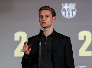 De Jong soal Isu Gaji Tertinggi di Barca: Lebay!